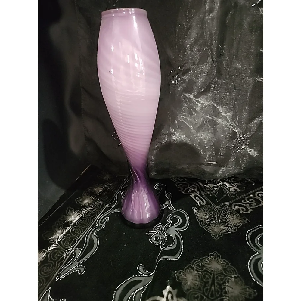 MCM Purple Handcrafted Bud Vase,JAPAN Art Glass, Excellent